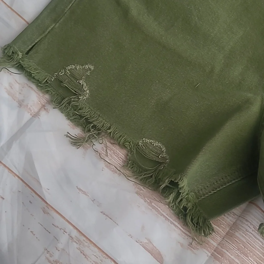 We The Free .. Free People .. Olive Shorts Distressed . sz 28 - Picture 5 of 6